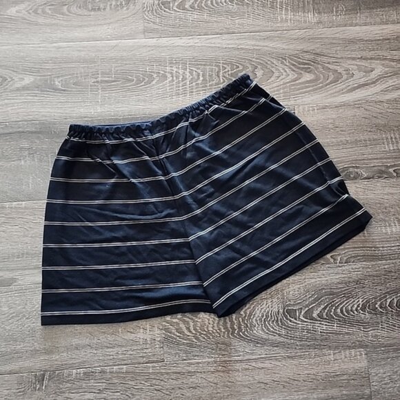 Vince "double chalk stripe" Drawstring Shorts - Picture 3 of 3